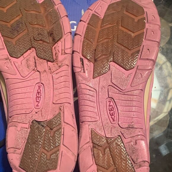 Keen Breast Cancer awareness Shoes - Picture 2 of 7